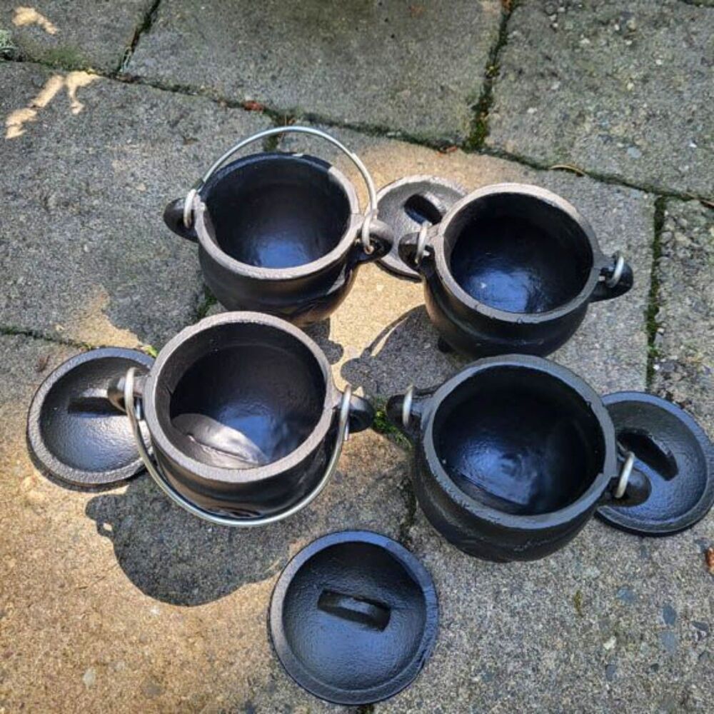 Small Cast Iron Cauldron - Picture 3 of 3